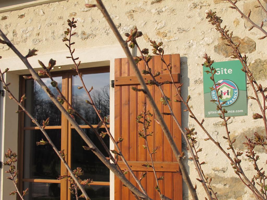 Au Domelia Provinois Hotel Cerneux Exterior foto